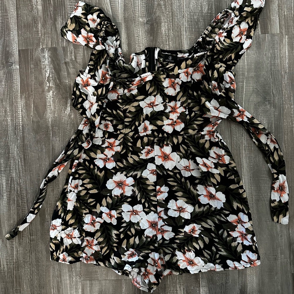 Volcom romper